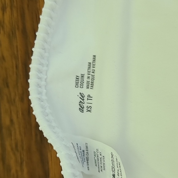 Aerie one piece swim bottom new w/ tags excellent condition size Xs white - Picture 3 of 6